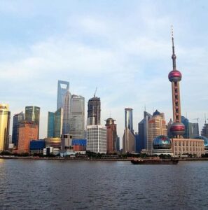 shanghai-skyline-cityscape-architecture-urban-china-skyscrapers-city-bay-downtown-696x466